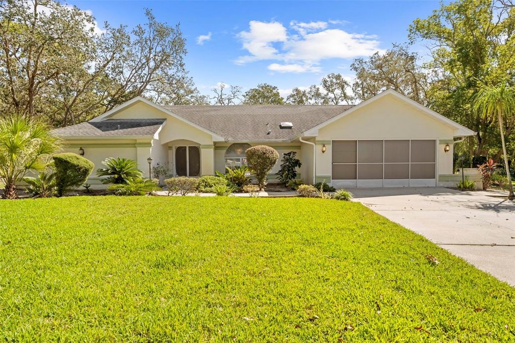 Photo of 18810 Majestic Oak Court, Hudson, FL 34667 (MLS # W7880108)