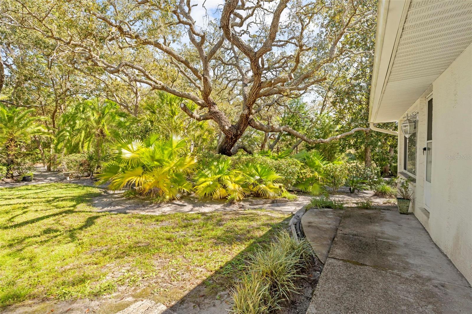 AUTUMN OAKS - Residential