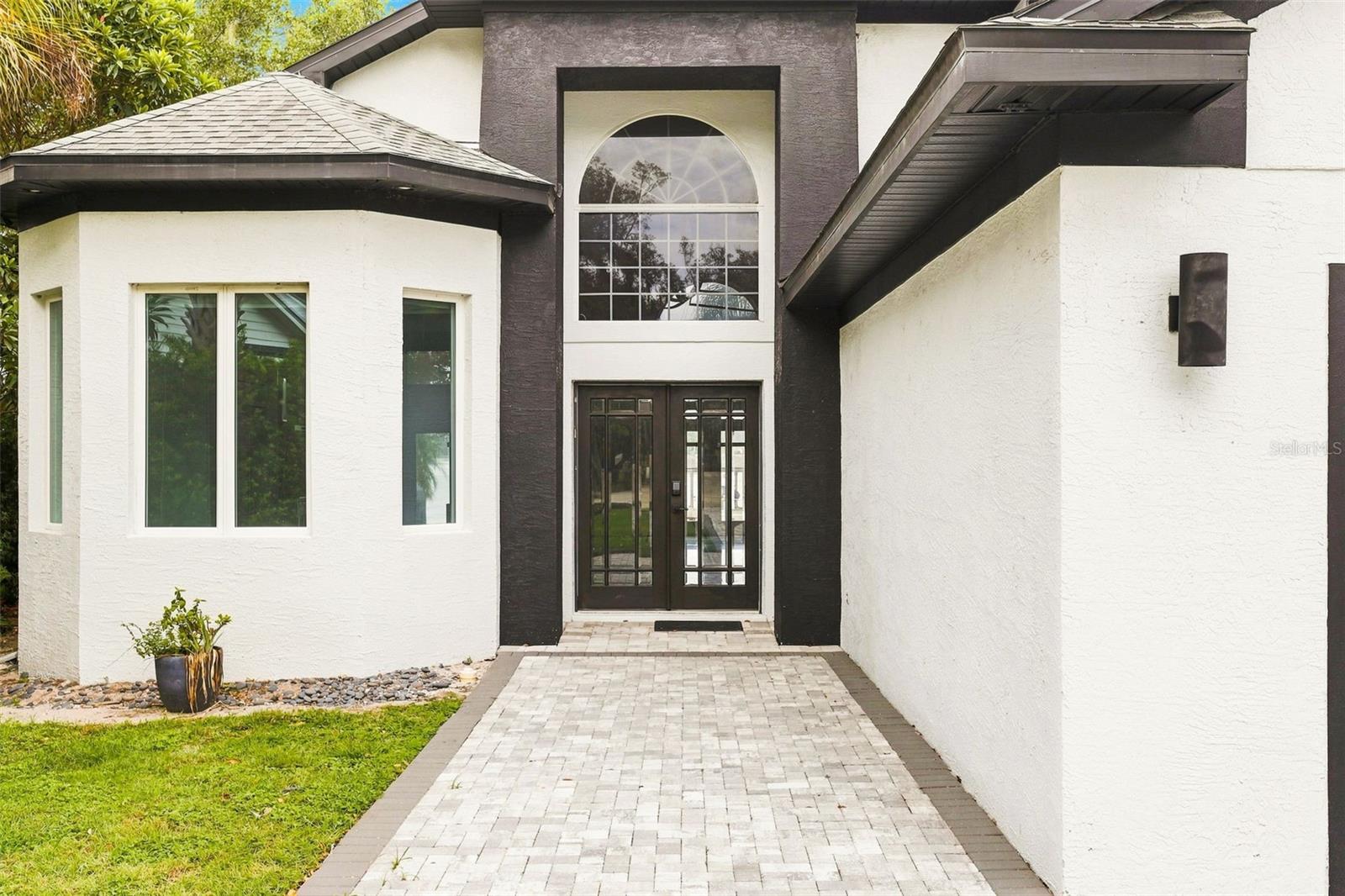 673 LAKE HARBOR CIRCLE