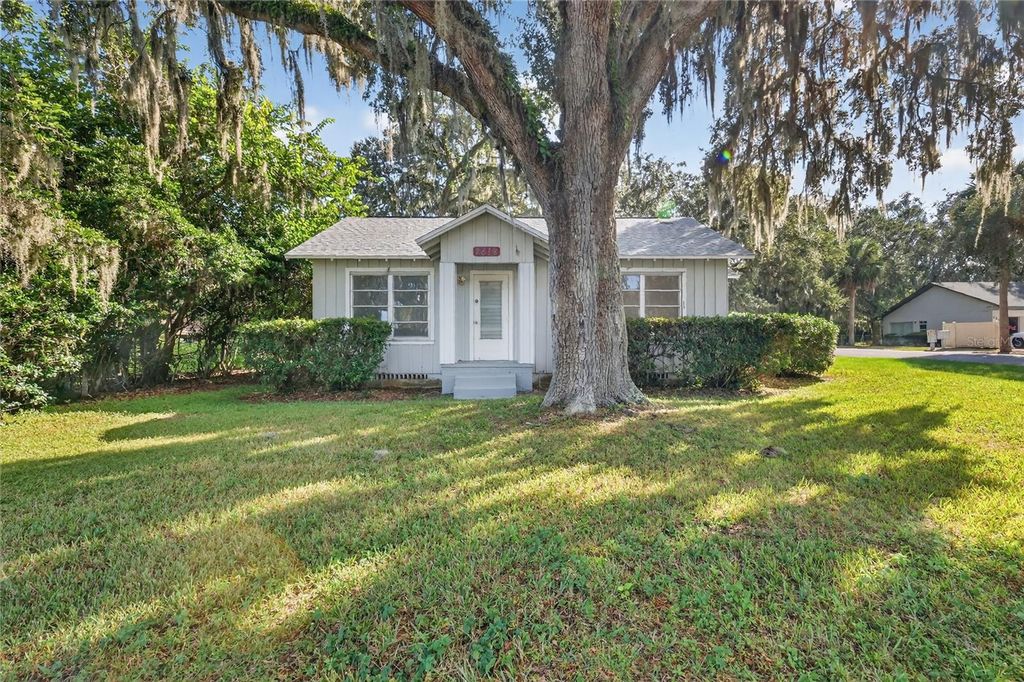 Photo of 2419 W Main Street, Leesburg, FL 34748 (MLS # G5103554)