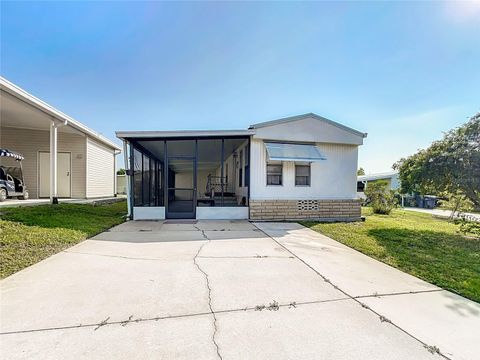 A home in LAKE WALES