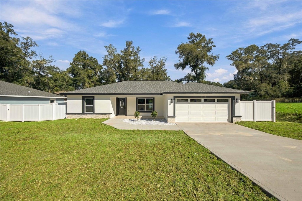 Photo of 3969 SE 140th Place, Summerfield, FL 34491 (MLS # OM734025)