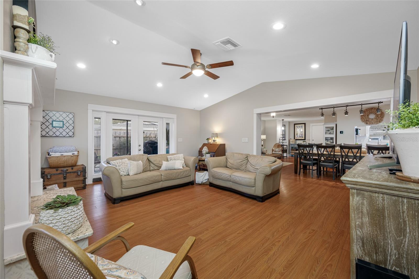 LEISURE ACRES - Residential