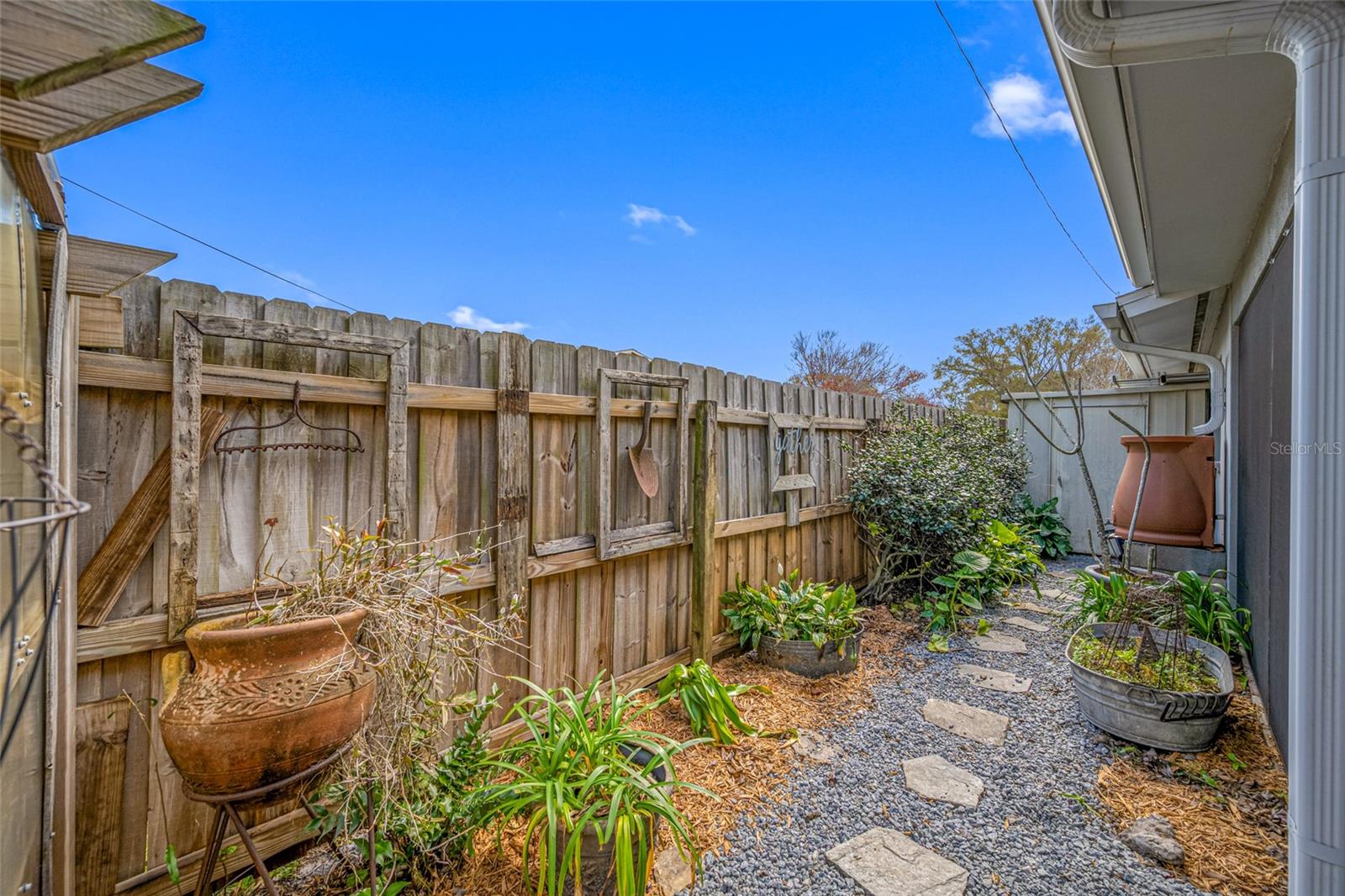 LEISURE ACRES - Residential