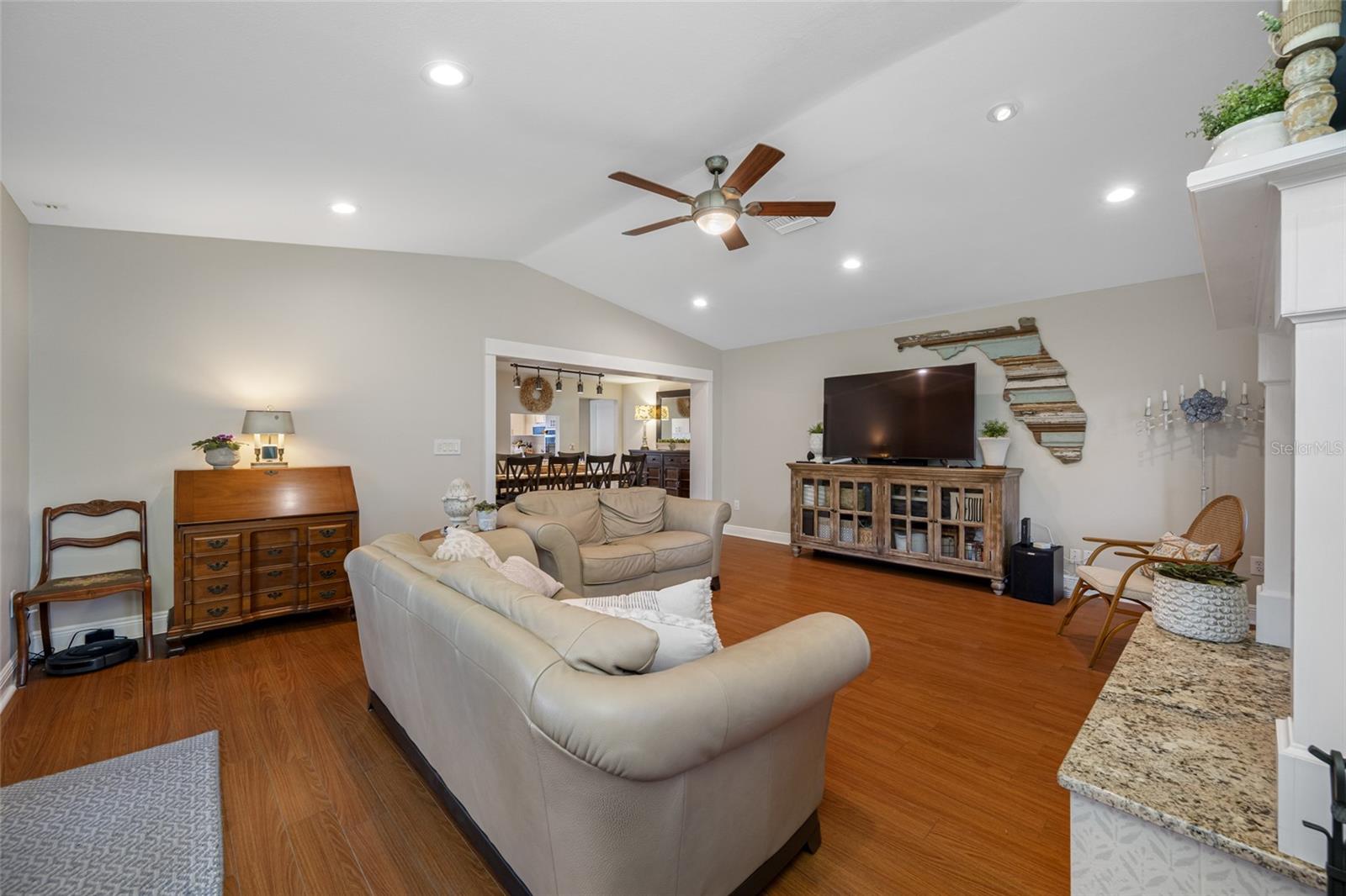 LEISURE ACRES - Residential