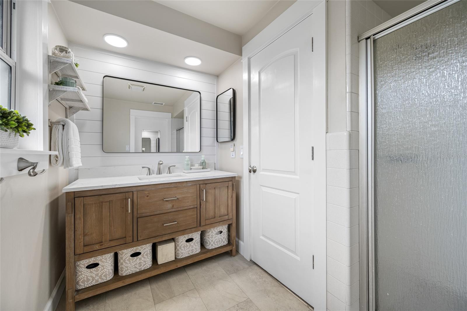 LEISURE ACRES - Residential