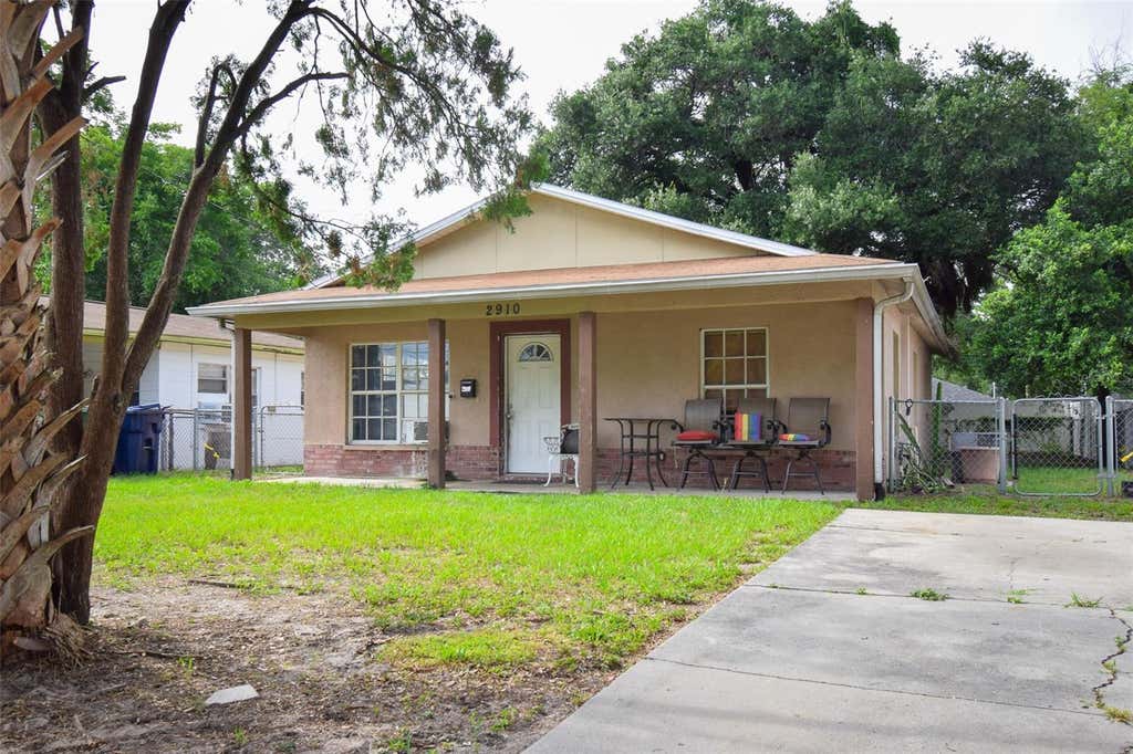 Photo of 2910 E 25th Avenue, Tampa, FL 33605 (MLS # A4699181)
