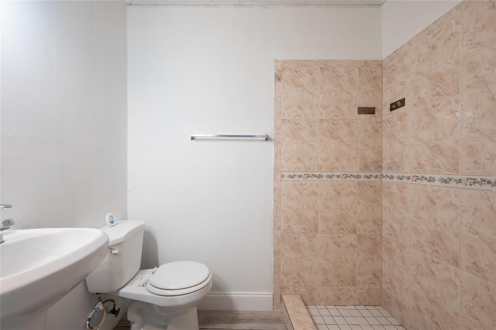 QUAIL TRAIL ESTATES - Residential