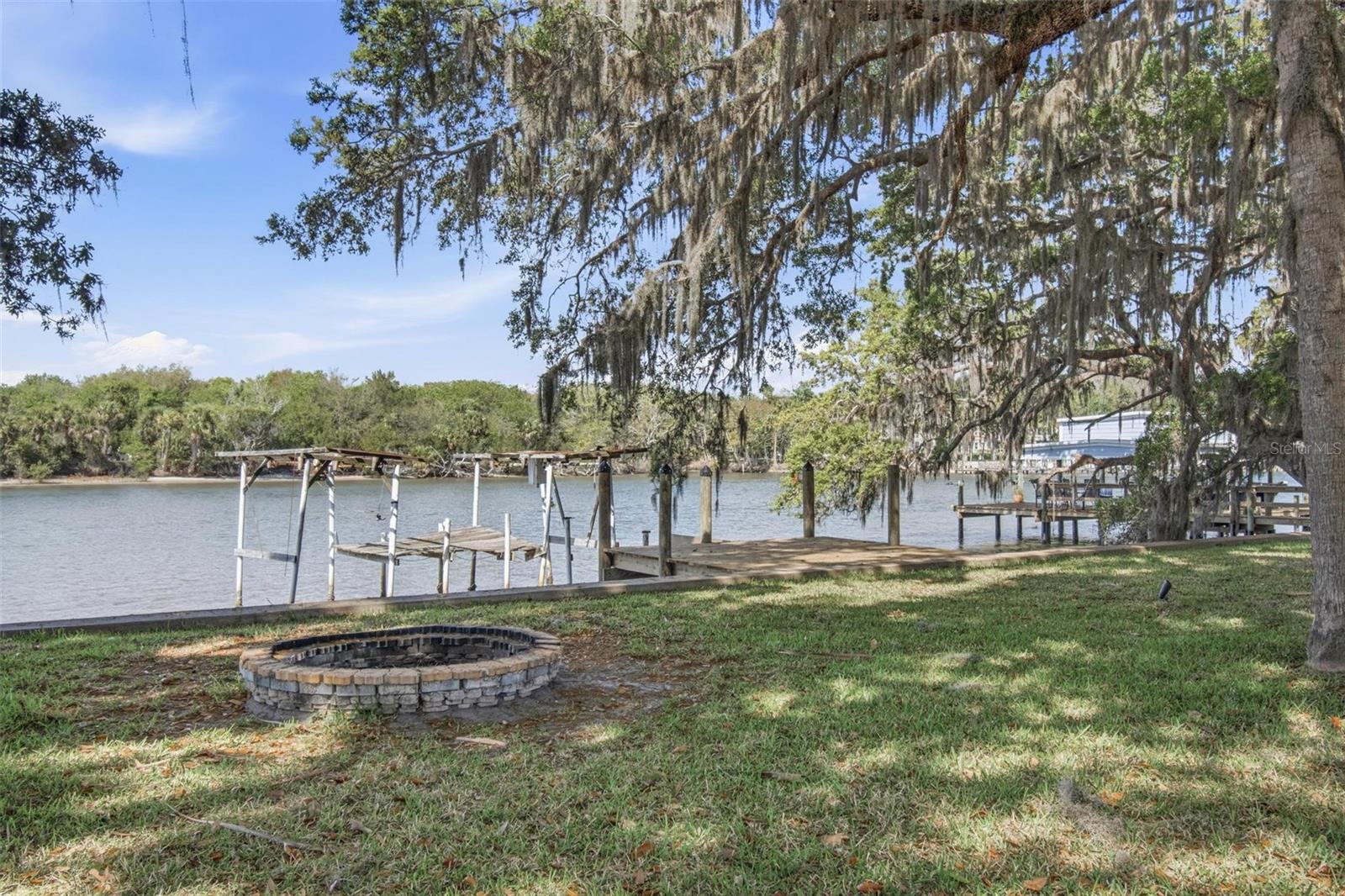 NO SUBDIVISION - Residential