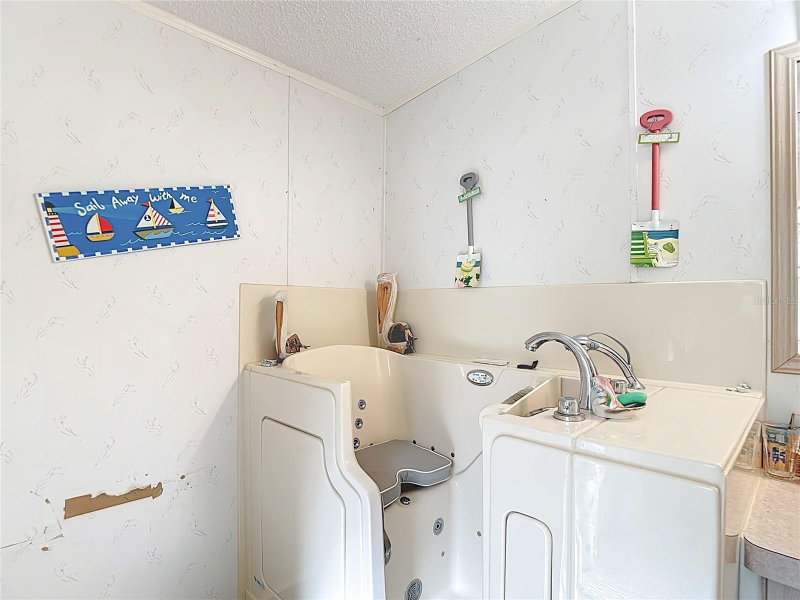 SECTION 30, TOWNSHIP 24 SOUTH, RANGE 17 EAST - Residential