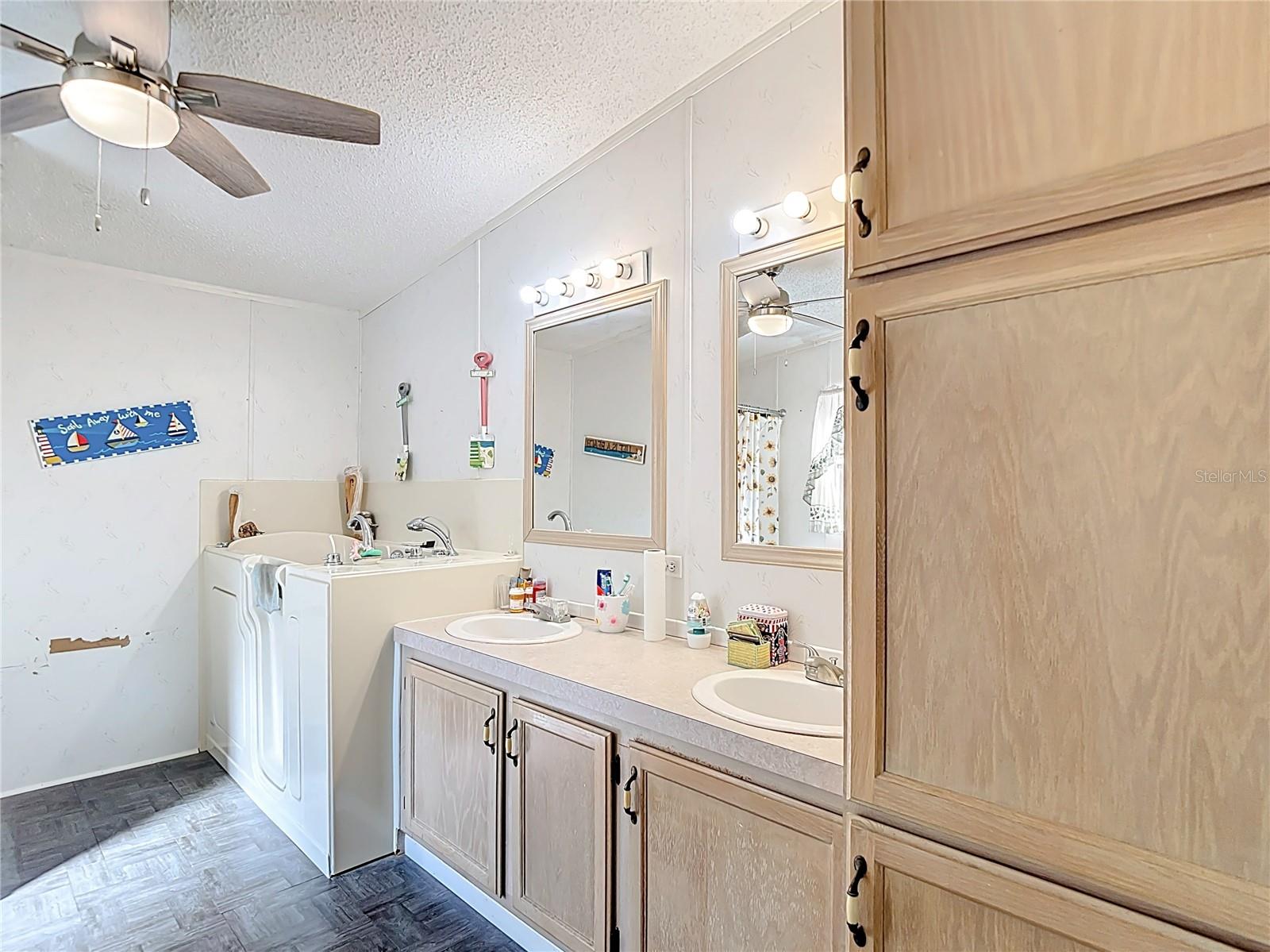 SECTION 30, TOWNSHIP 24 SOUTH, RANGE 17 EAST - Residential