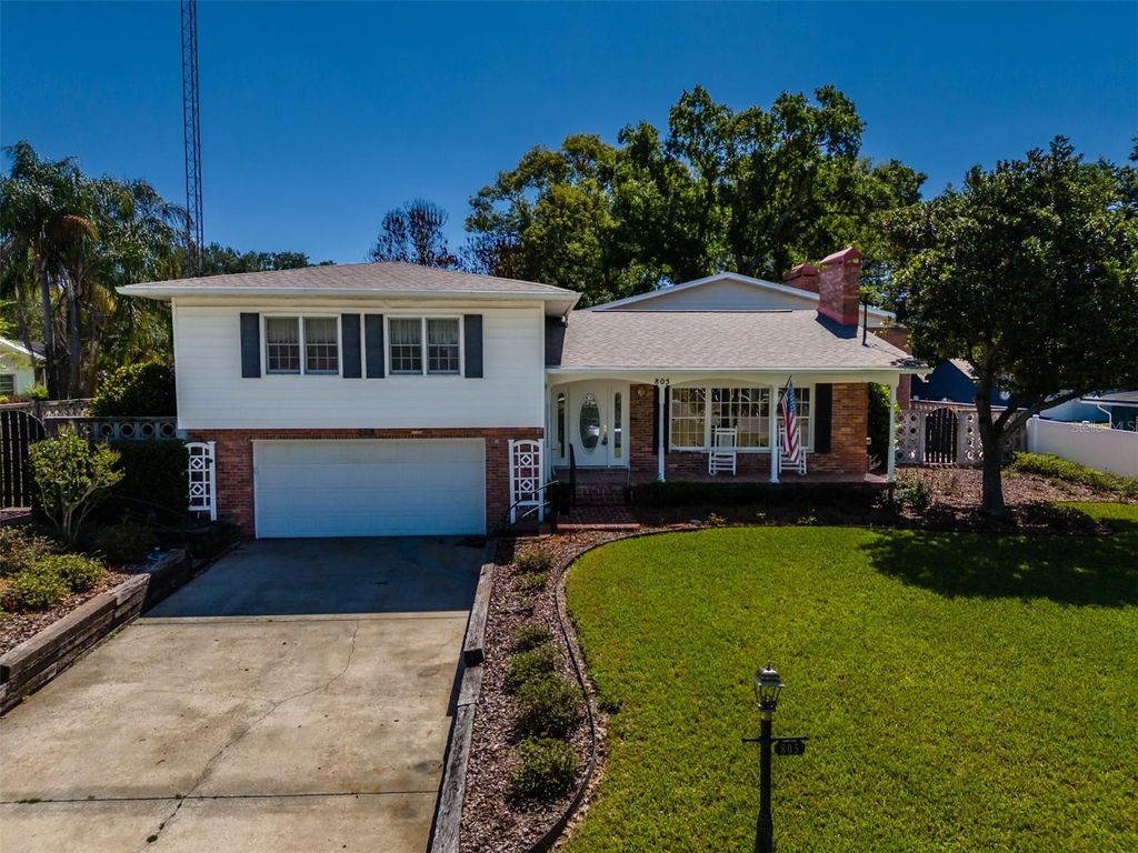 Photo of 805 E Sylvan Drive, Brandon, FL 33510 (MLS # TB8498672)