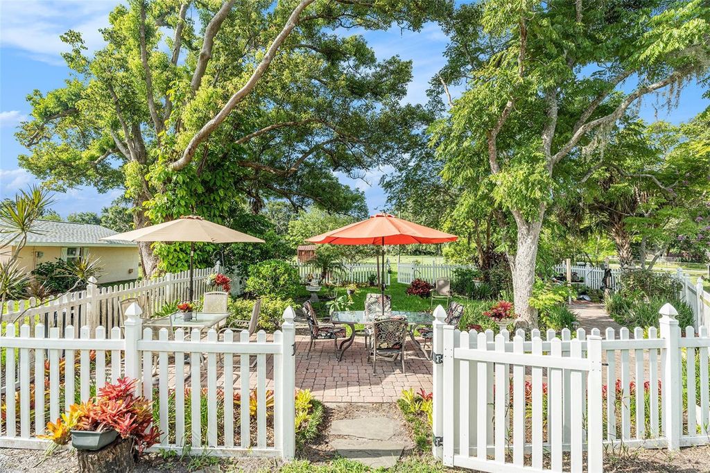 Photo of 235 Old Welcome Road, Lithia, FL 33547 (MLS # TB8398872)