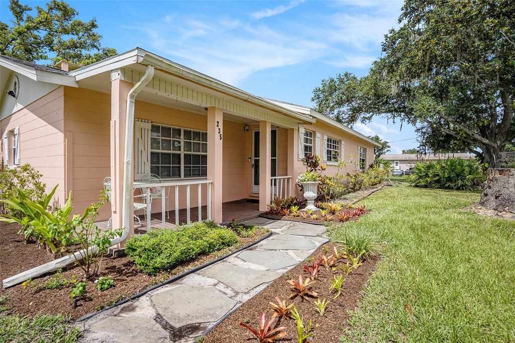 Photo of 235 Old Welcome Road, Lithia, FL 33547 (MLS # TB8398872)