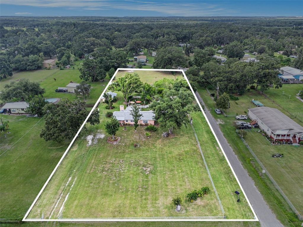 Photo of 235 Old Welcome Road, Lithia, FL 33547 (MLS # TB8398872)