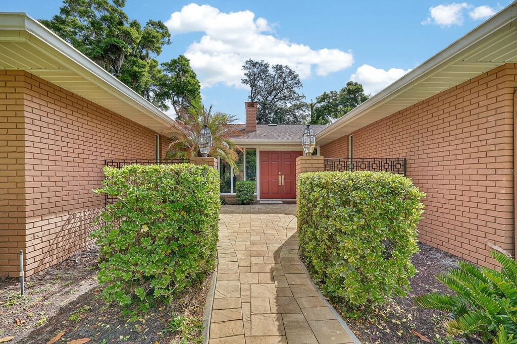 Photo of 110 N St Andrews Drive, Ormond Beach, FL 32174 (MLS # V4948267)