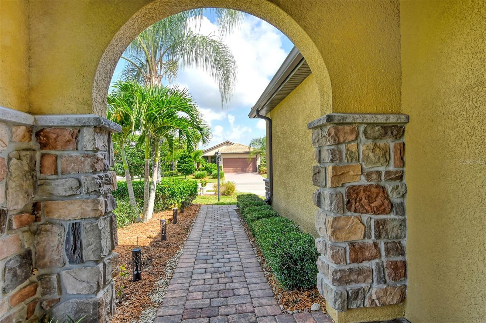 DEL WEBB PH I-B SUBPHASES D & F - Residential Lease