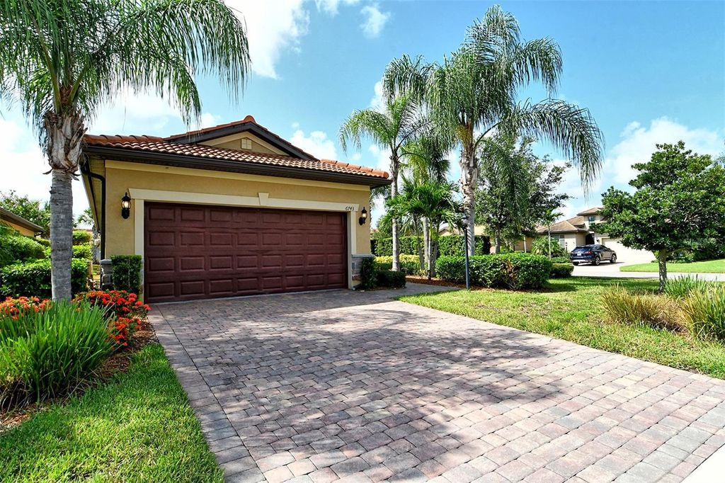 Photo of 6743 Haverhill Court, Bradenton, FL 34202 (MLS # A4618216)