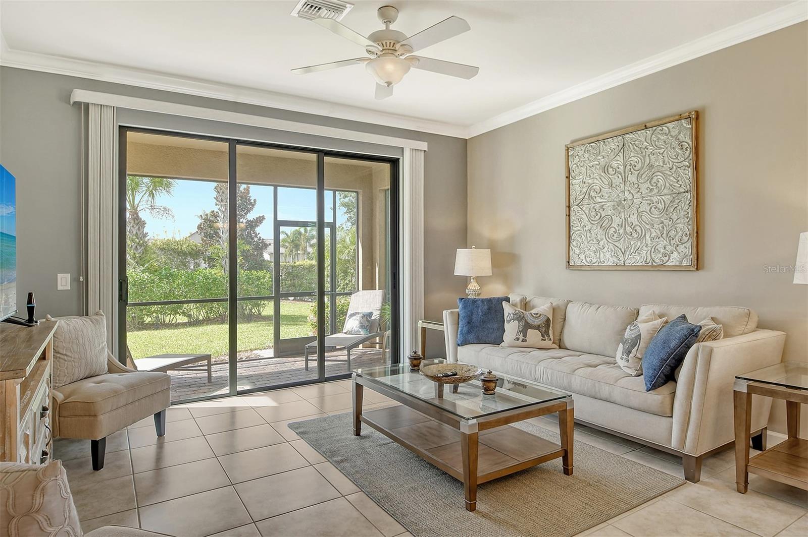 DEL WEBB PH I-B SUBPHASES D & F - Residential Lease