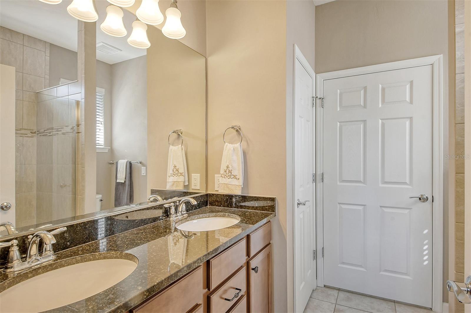 DEL WEBB PH I-B SUBPHASES D & F - Residential Lease