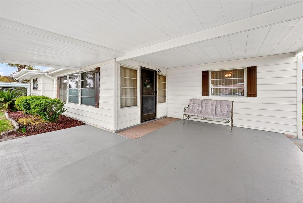 Photo of 11914 Hickory Lane, Tavares, FL 32778 (MLS # G5109523)