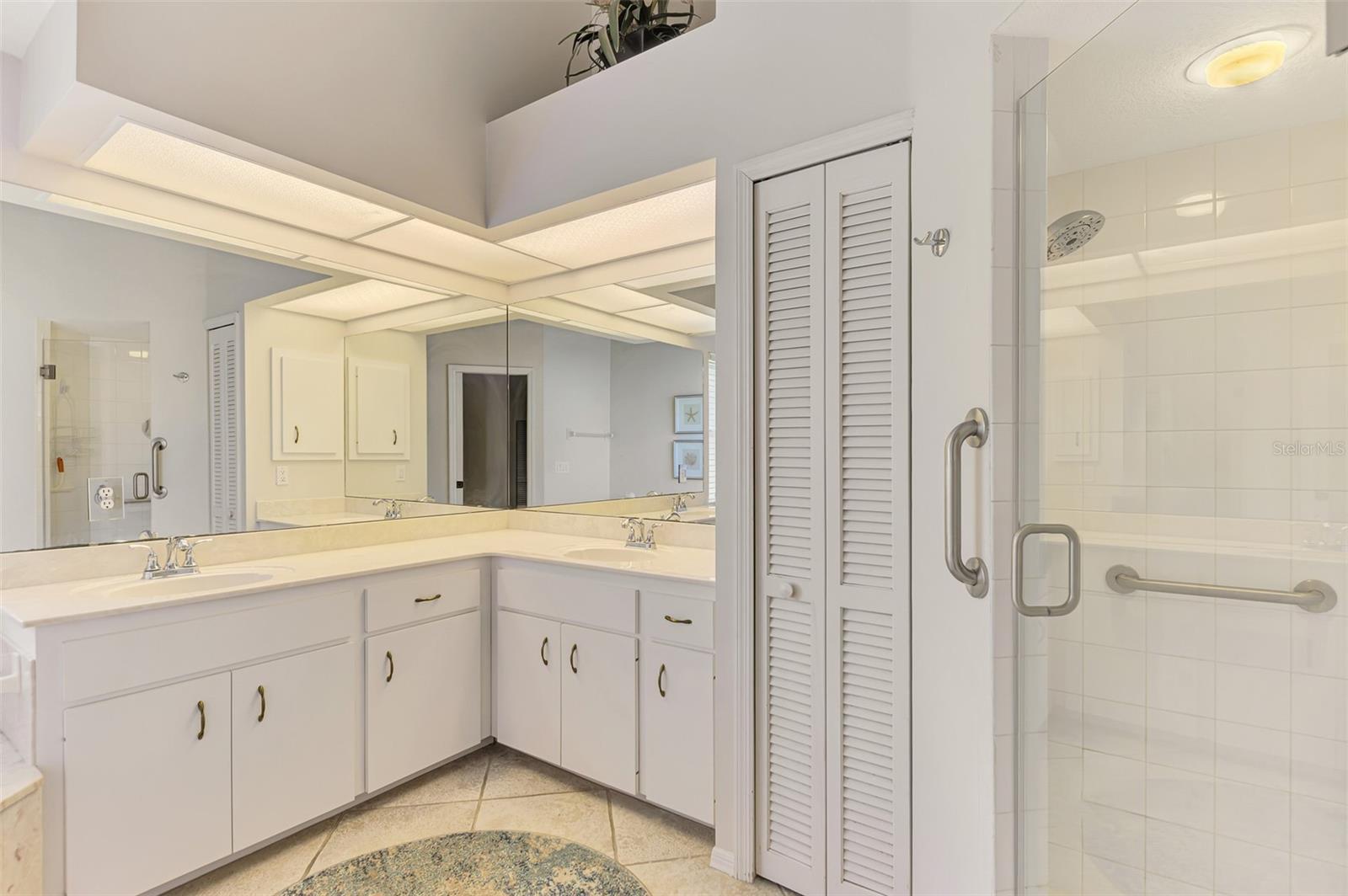 RIVERWOOD - Residential