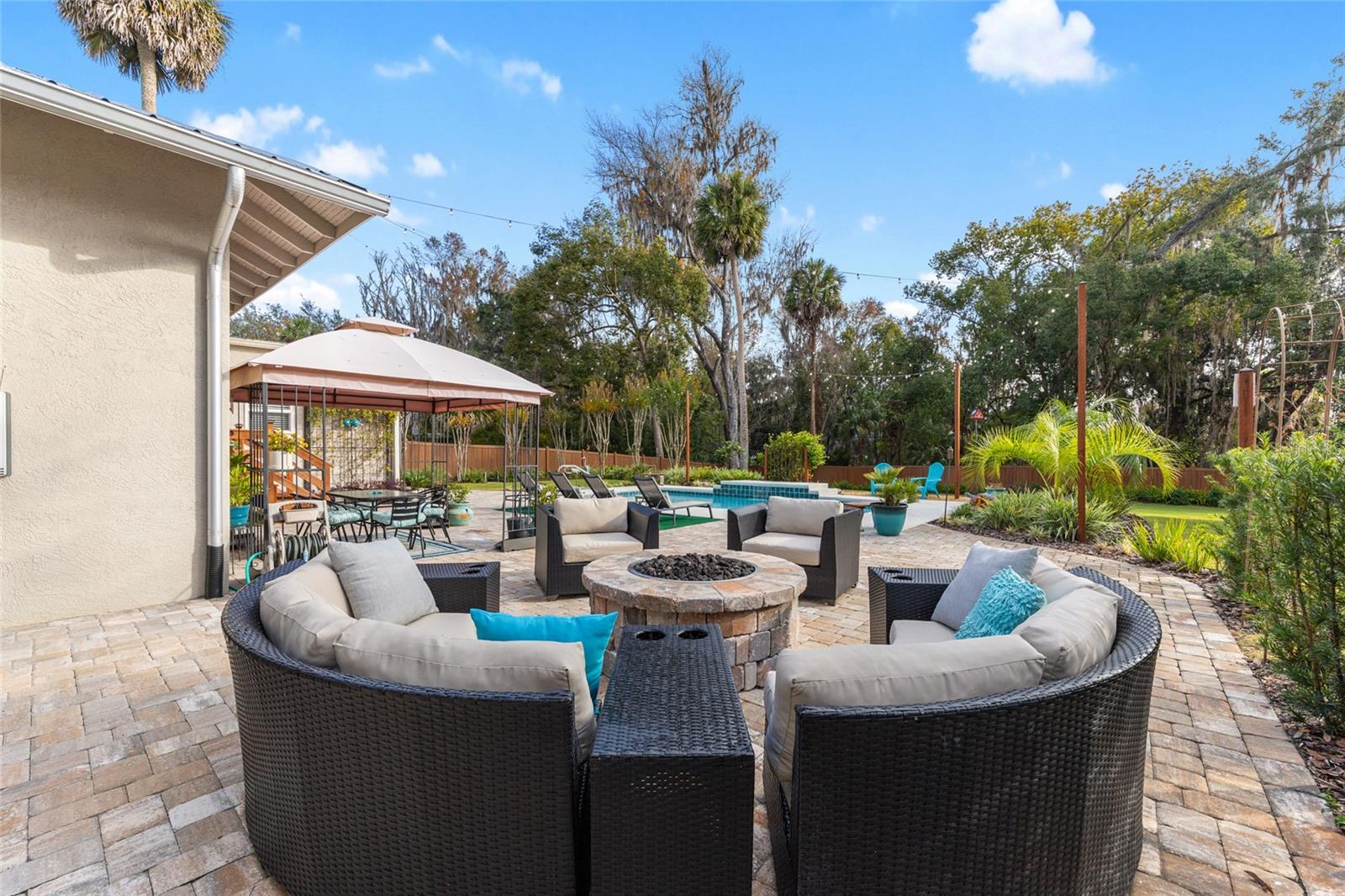 GLENVIEW - Residential