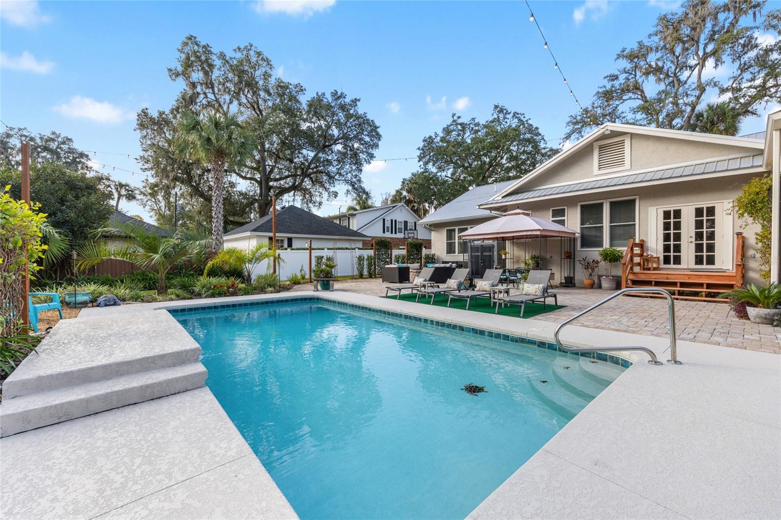 GLENVIEW - Residential