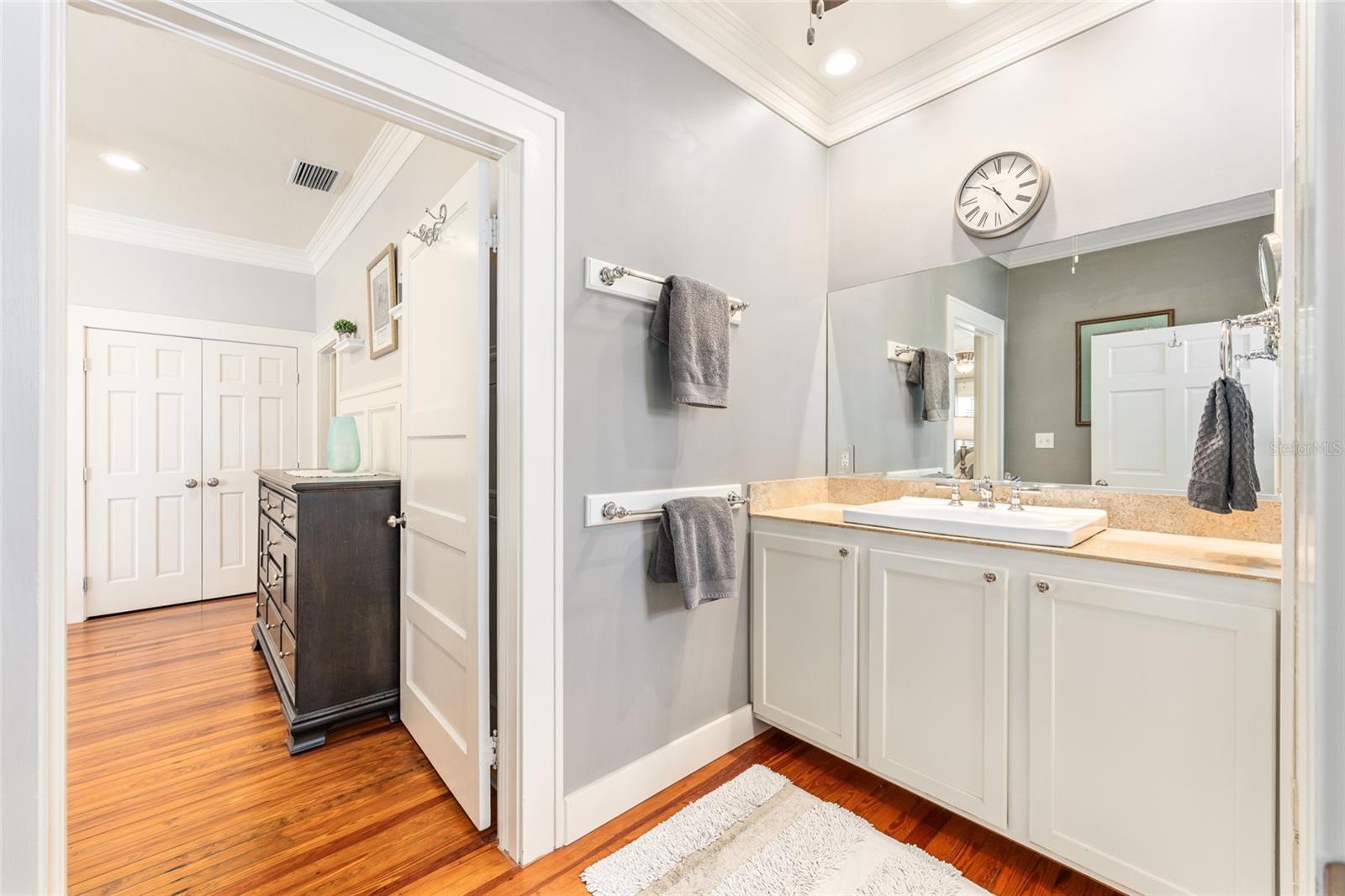 GLENVIEW - Residential