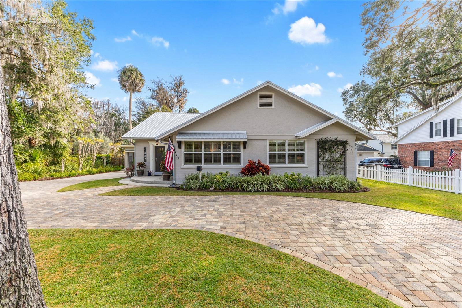 GLENVIEW - Residential