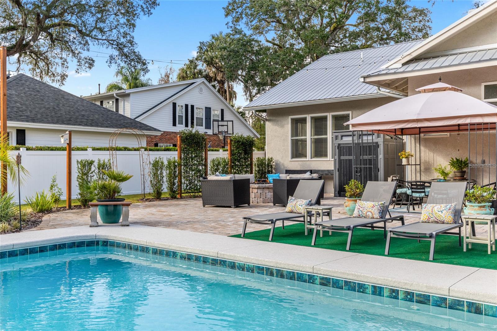 GLENVIEW - Residential