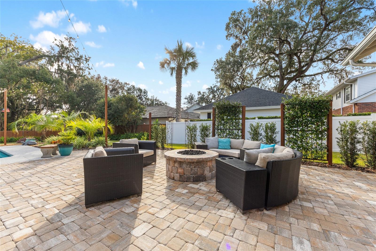 GLENVIEW - Residential