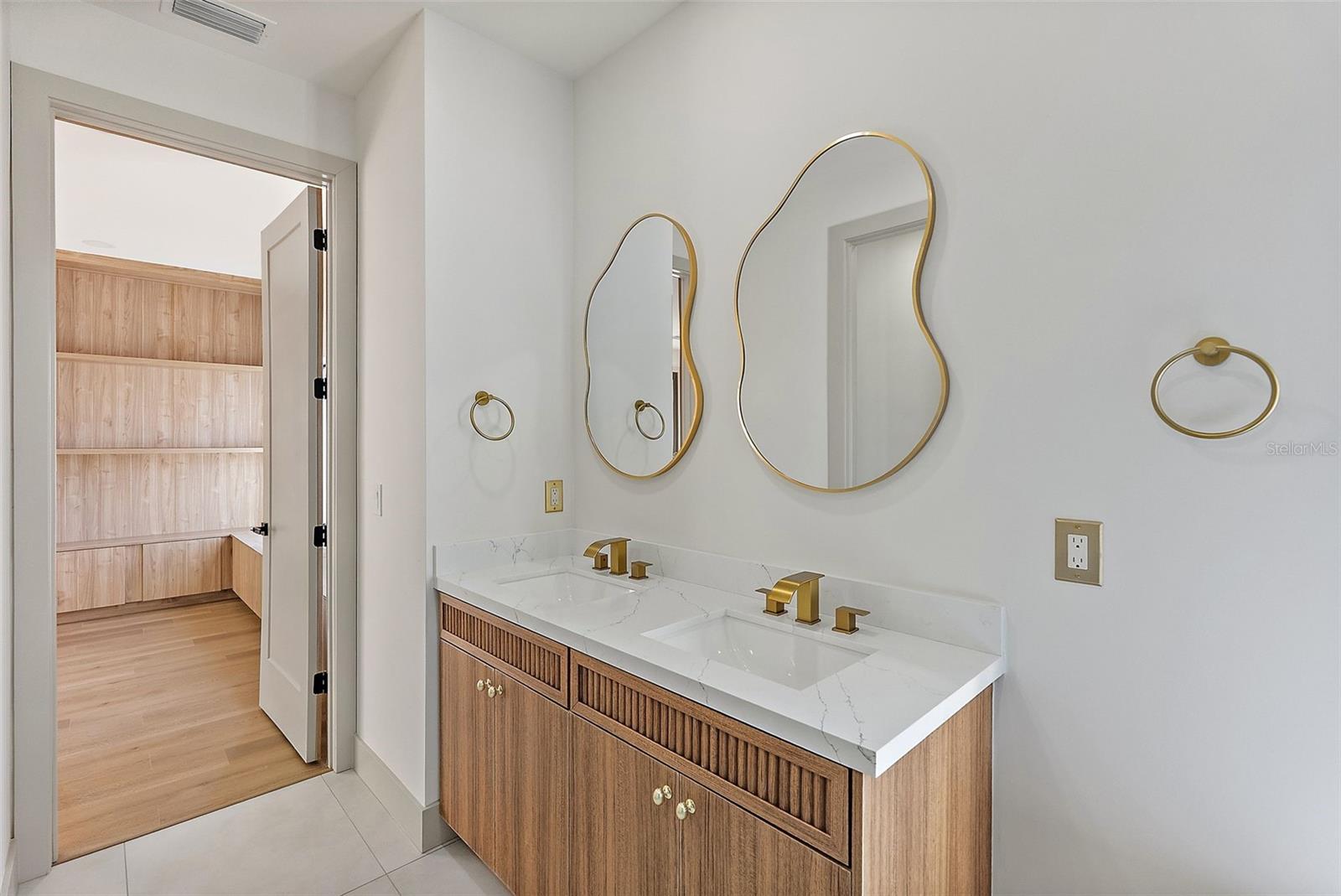 MIDWAY - Residential