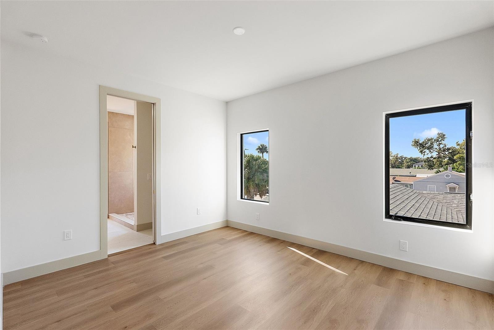 MIDWAY - Residential