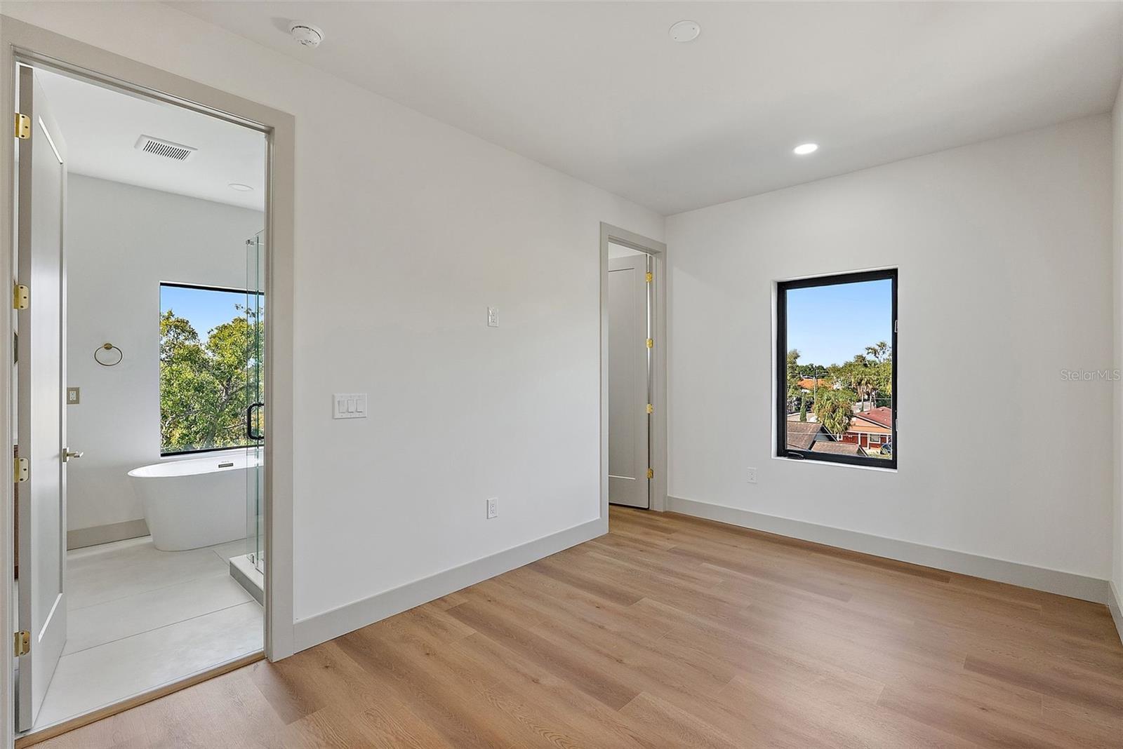 MIDWAY - Residential