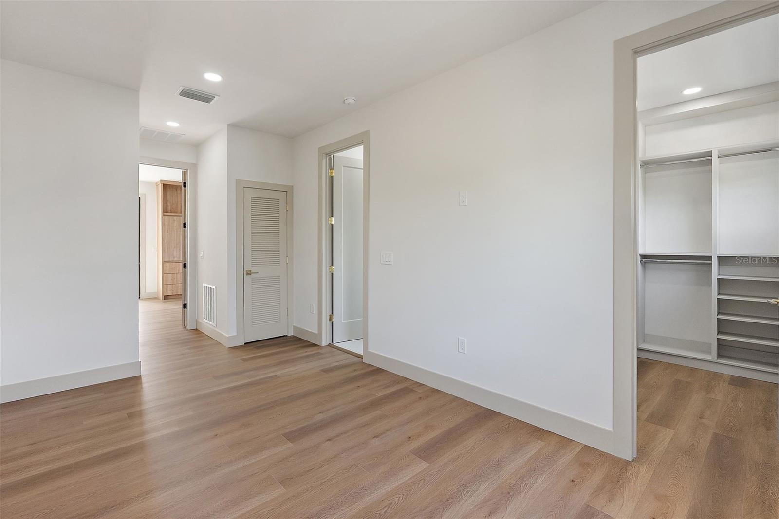 MIDWAY - Residential