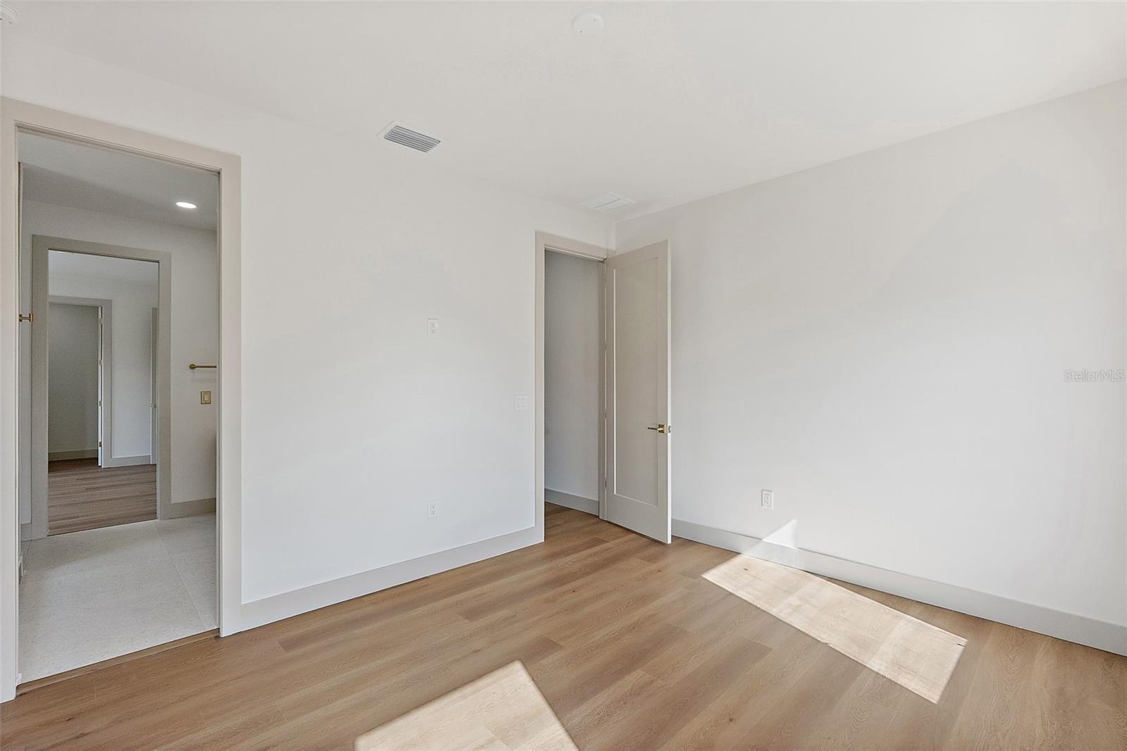 MIDWAY - Residential