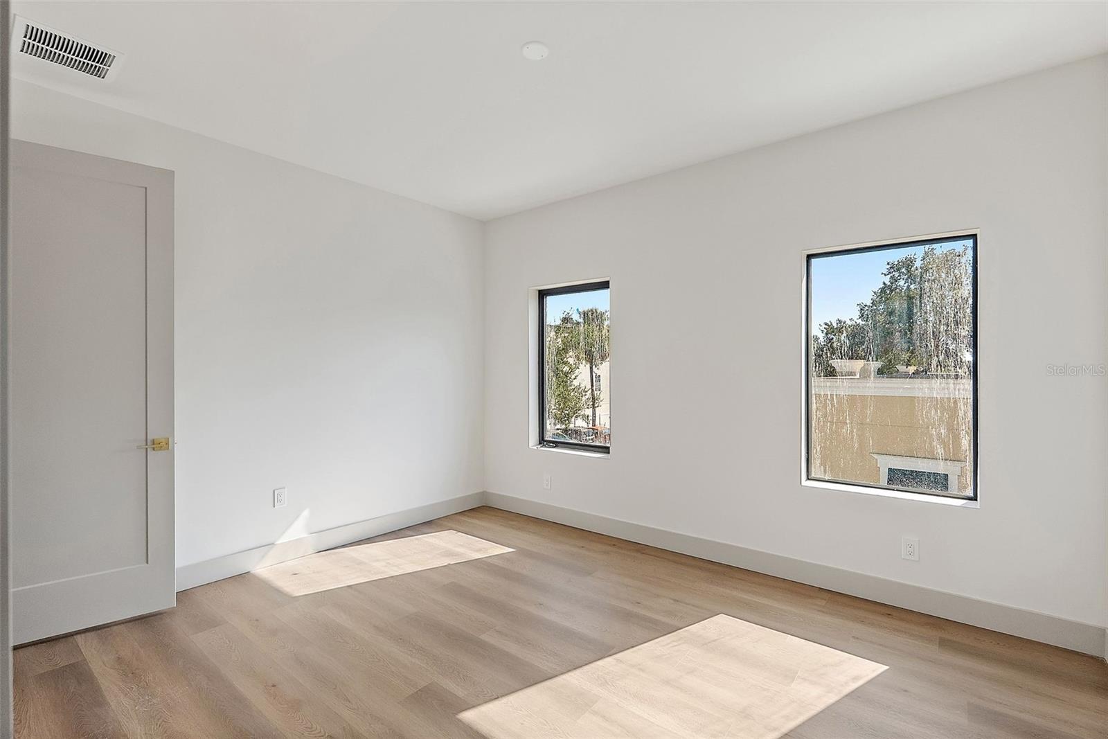 MIDWAY - Residential