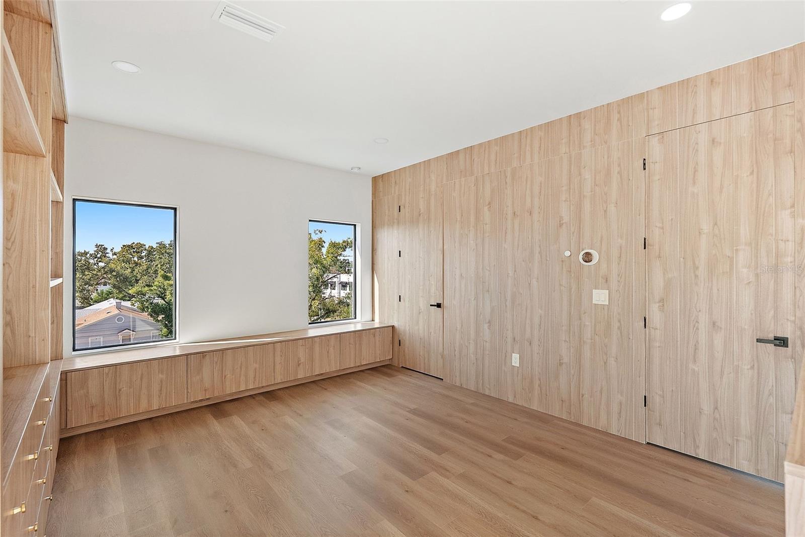 MIDWAY - Residential