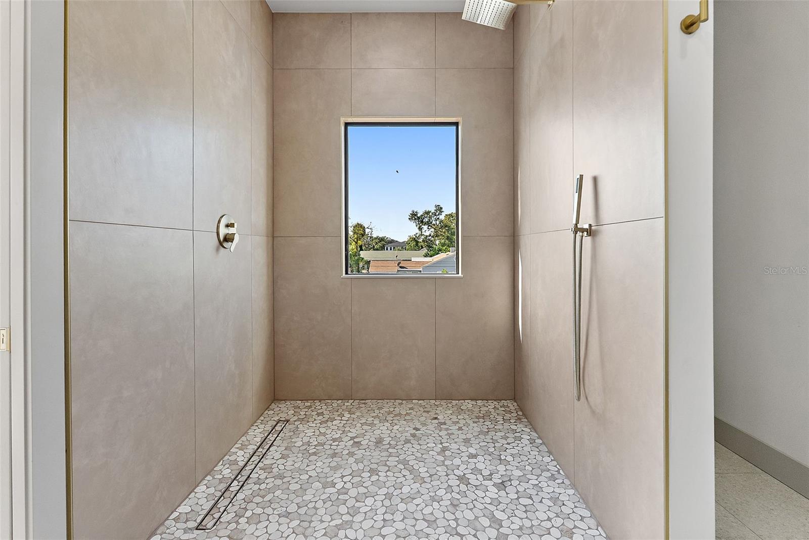 MIDWAY - Residential