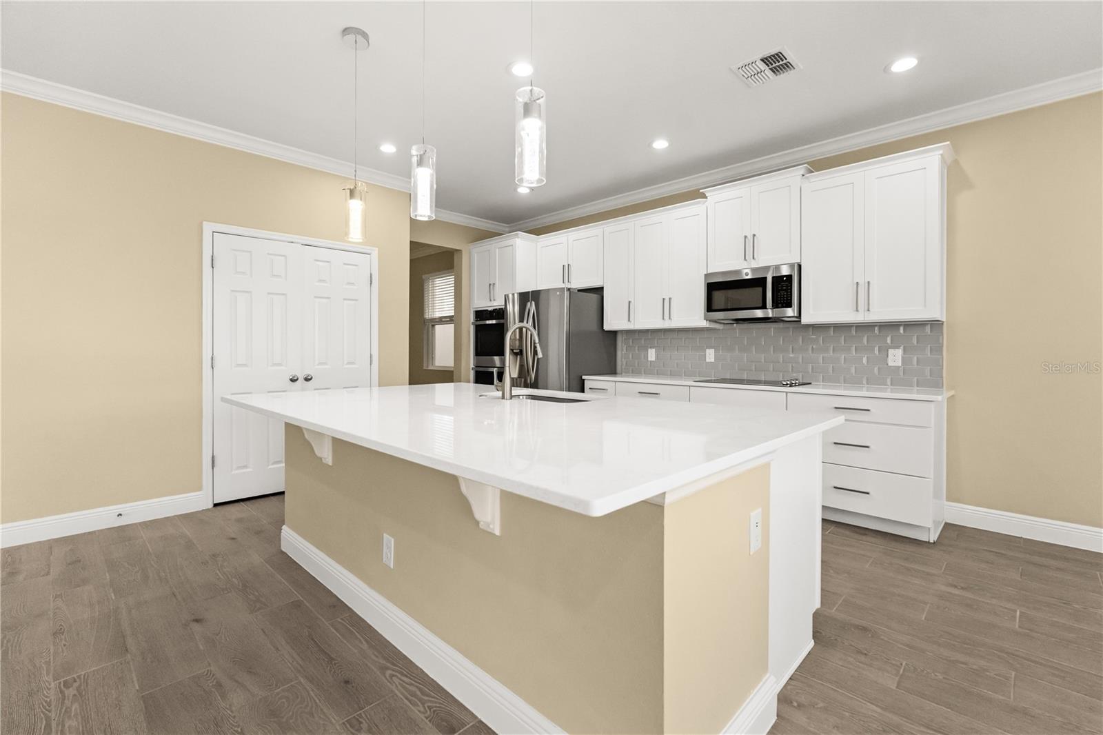 RIDGEVIEW PHASE 3 - Residential