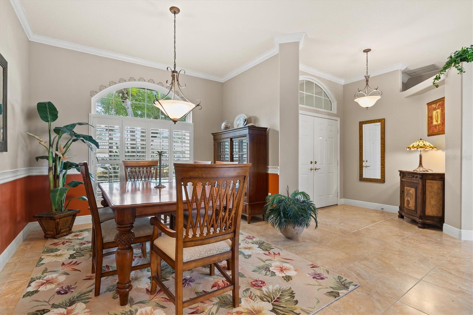 CALUSA LAKES - Residential