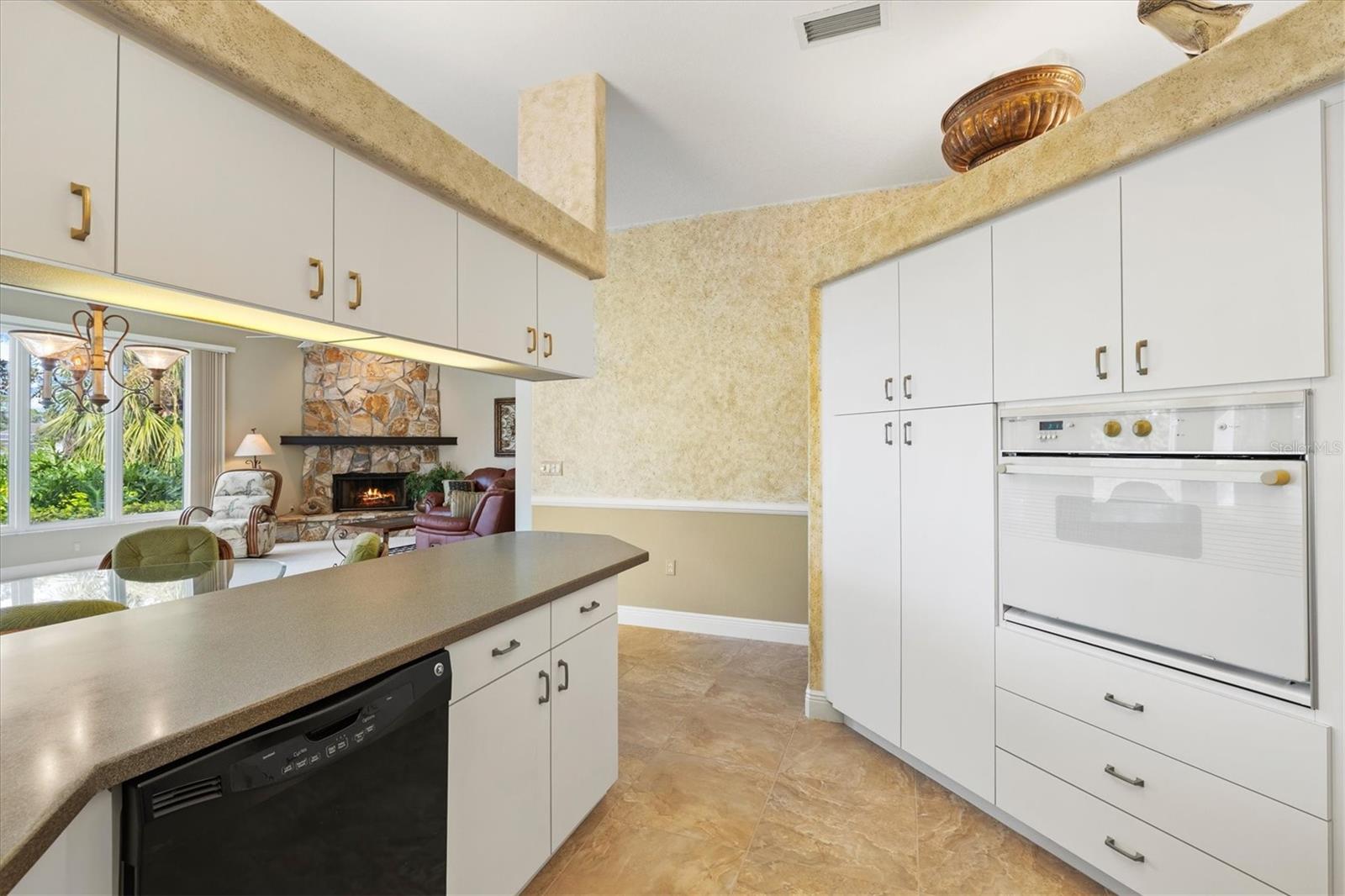 CALUSA LAKES - Residential