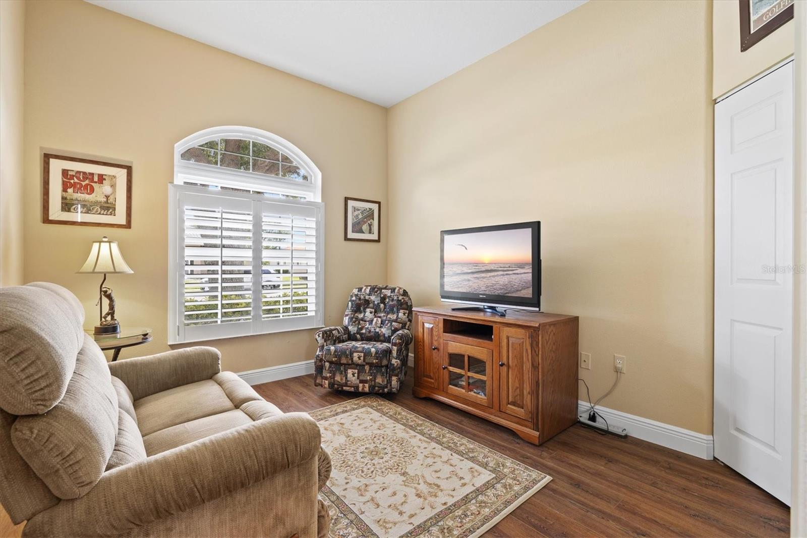 CALUSA LAKES - Residential