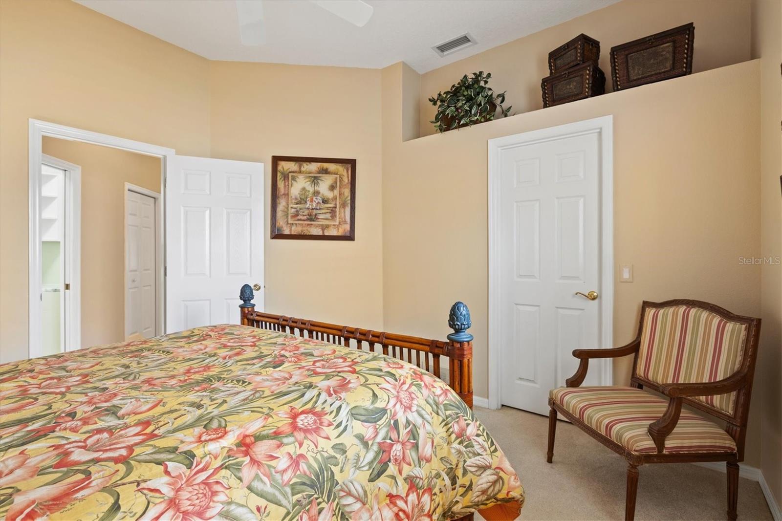 CALUSA LAKES - Residential