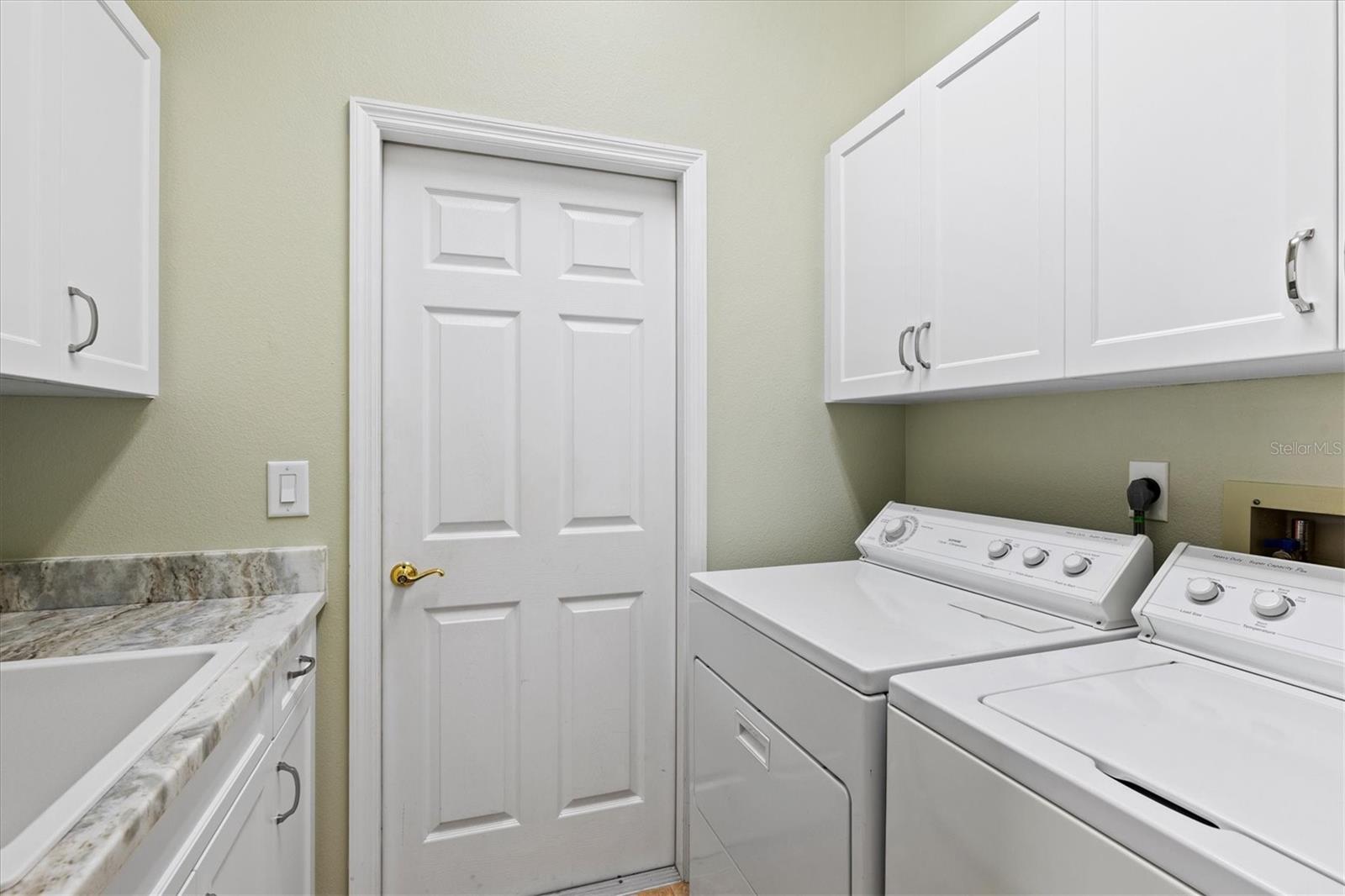 CALUSA LAKES - Residential