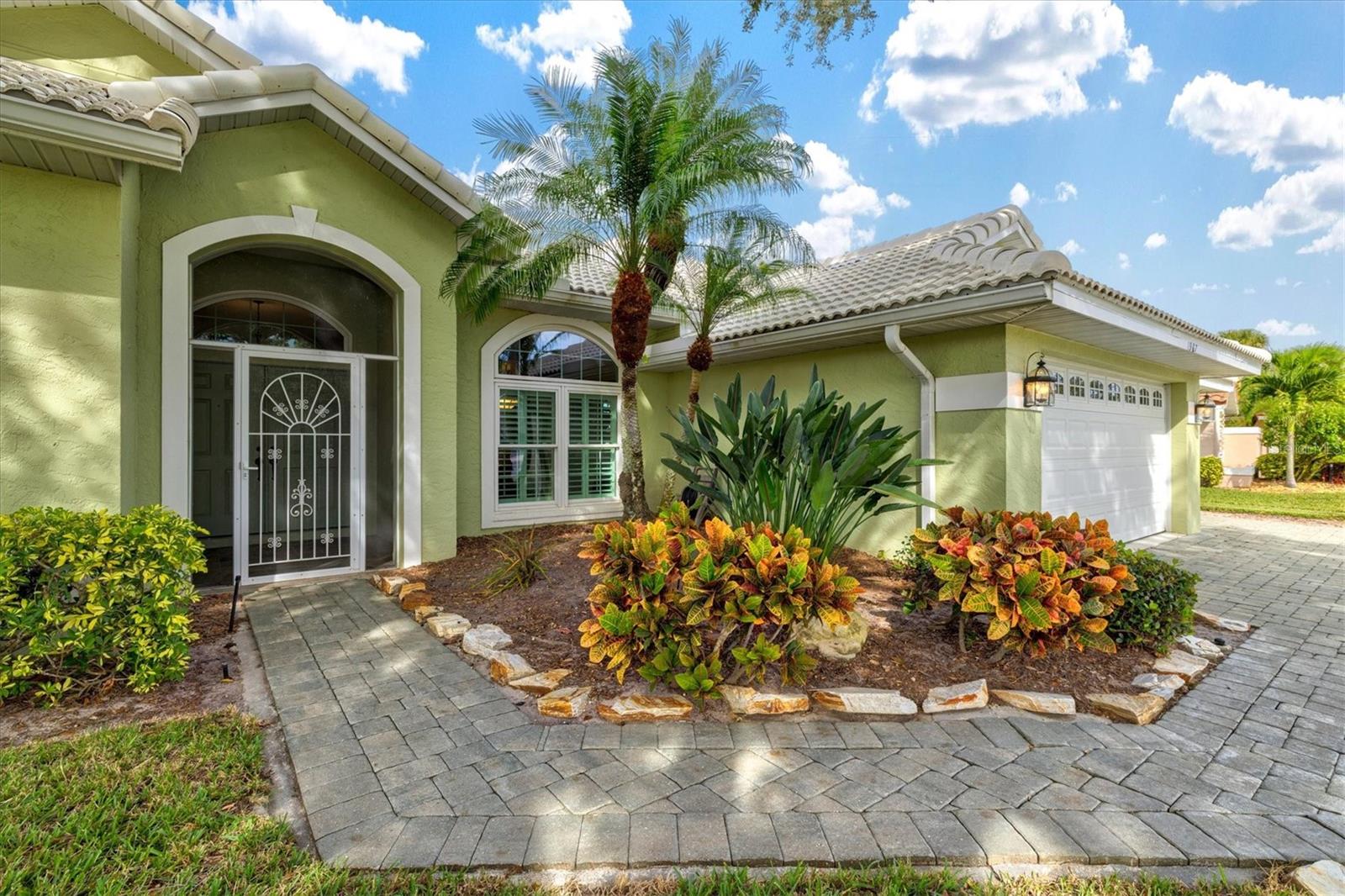 CALUSA LAKES - Residential