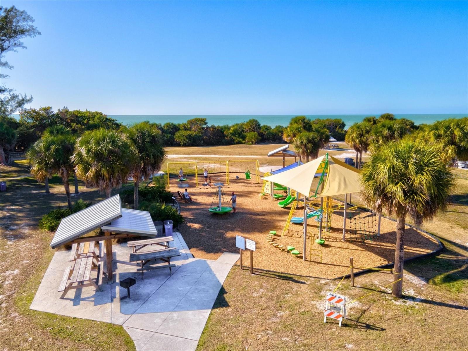 CALUSA LAKES - Residential