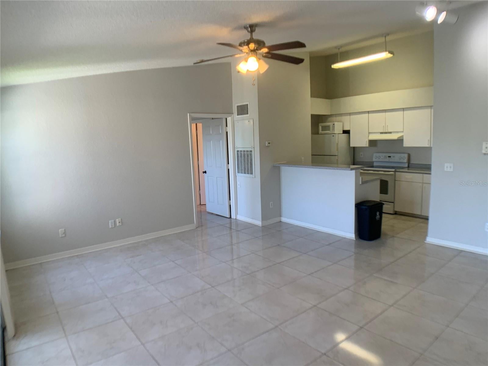 2225 METROPOLITAN WAY 1233