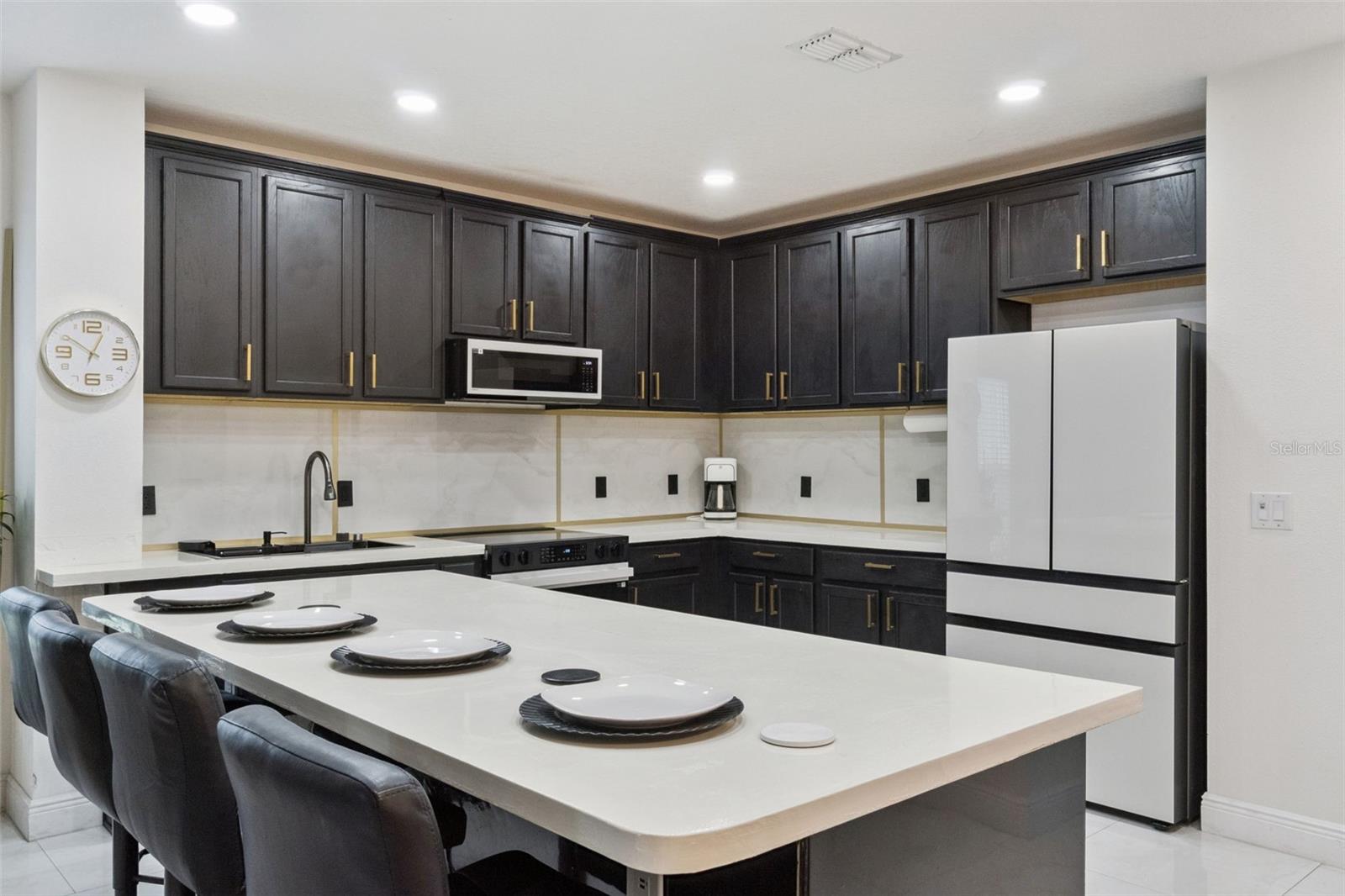 PINEWOOD GARDENS - Residential